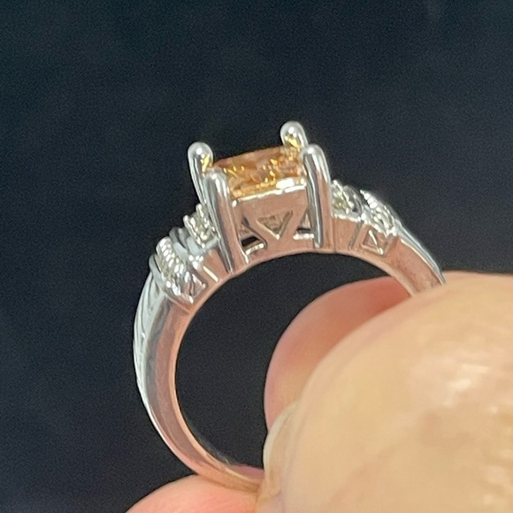 Peach rhinestone and cubic zirconia ring. Stamped JS. Size 6.75 - Picture 5 of 8